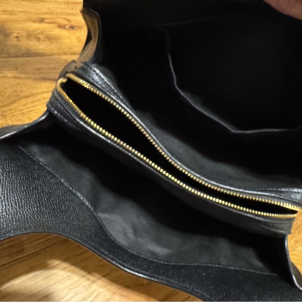 Coach Black Leather Shoulder Bag with Gold Hardware - Picture 7 of 11